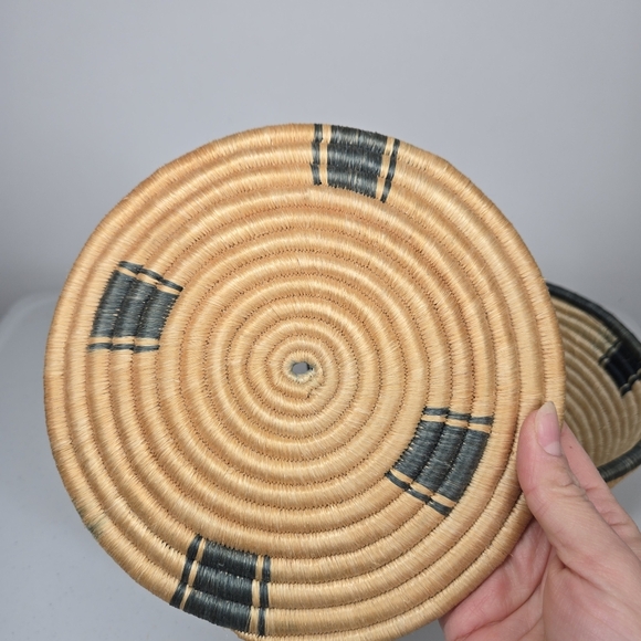 Vintage African Hand Woven‎ Coil Basket/Bowl and Trivet Natural Rattan Primitive - Picture 16 of 17